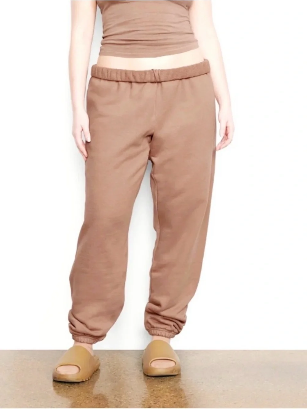 SKIMS The Outdoor Fleece Jogger in Tiger Eye Women’s Medium